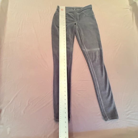 HUE Graphite Gray Corduroy Leggings for Women Size XS - Picture 8 of 8